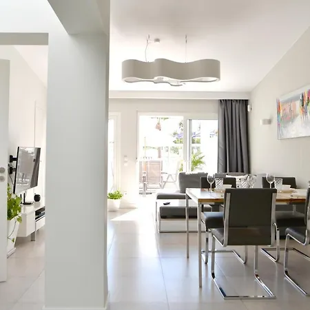 Luxury In Island Village Apartment *