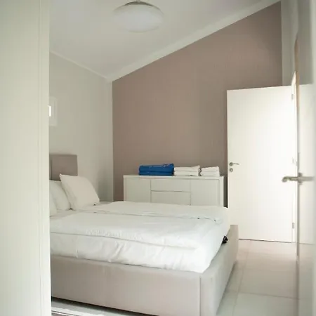 Luxury In Island Village Apartment *