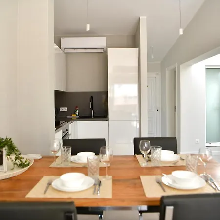 Luxury In Island Village Apartment